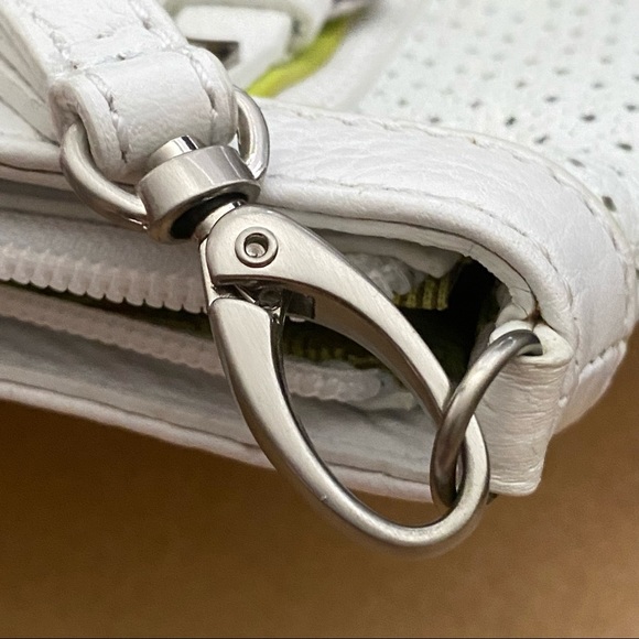 Francesco Biasia White Wristlet - Picture 6 of 7